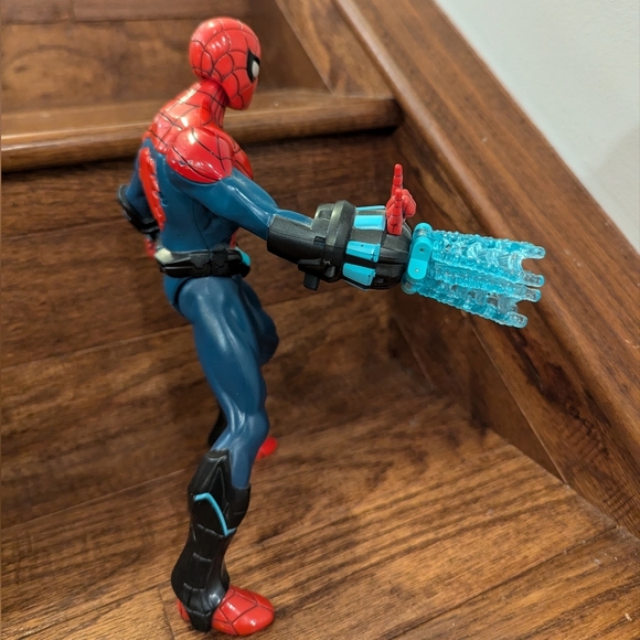 Marvel Ultimate Spider-Man Electro-Web Talking Action Figure 10", Hasbro 2012. - Picture 4 of 5